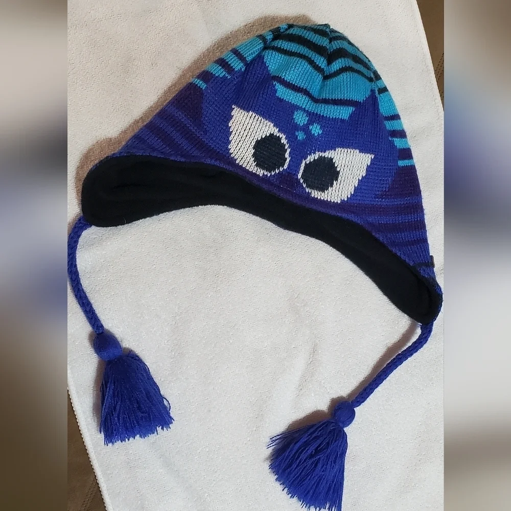 Columbia Blue With Teal Blue Knit Hat with Tassels. Youth Small